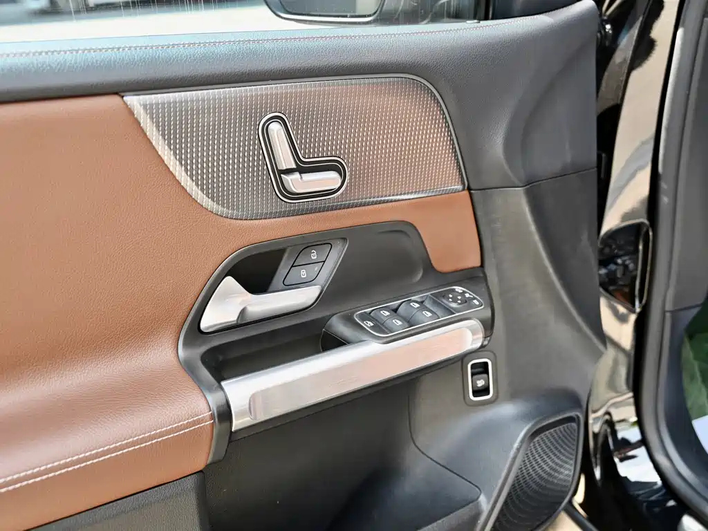 MERCEDES BENZ GLB 2021