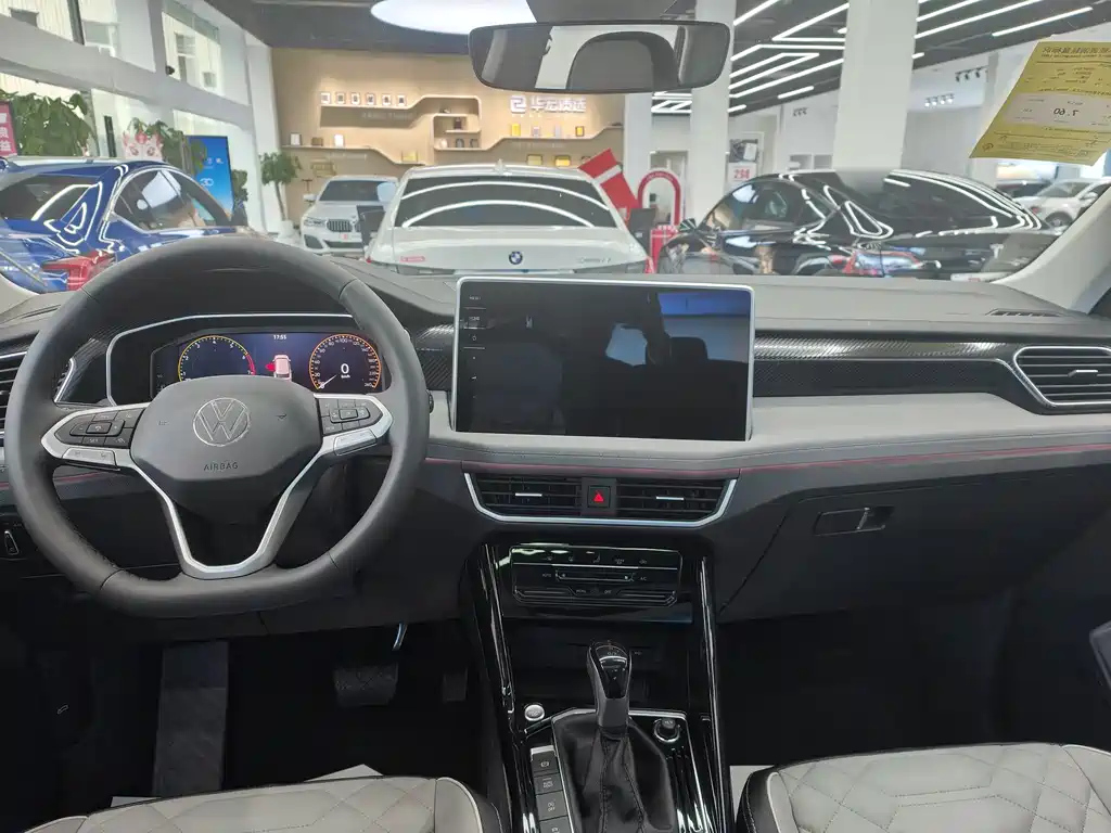 VOLKSWAGEN TAYRON 2024