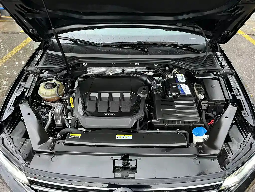 VOLKSWAGEN MAGOTAN 2021