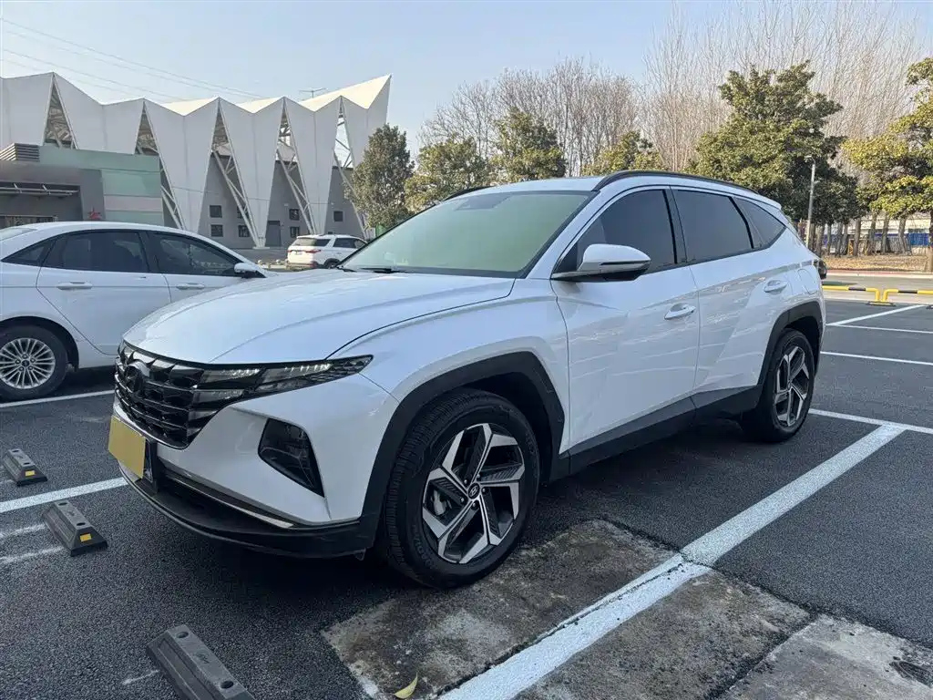 HYUNDAI TUCSON 2023