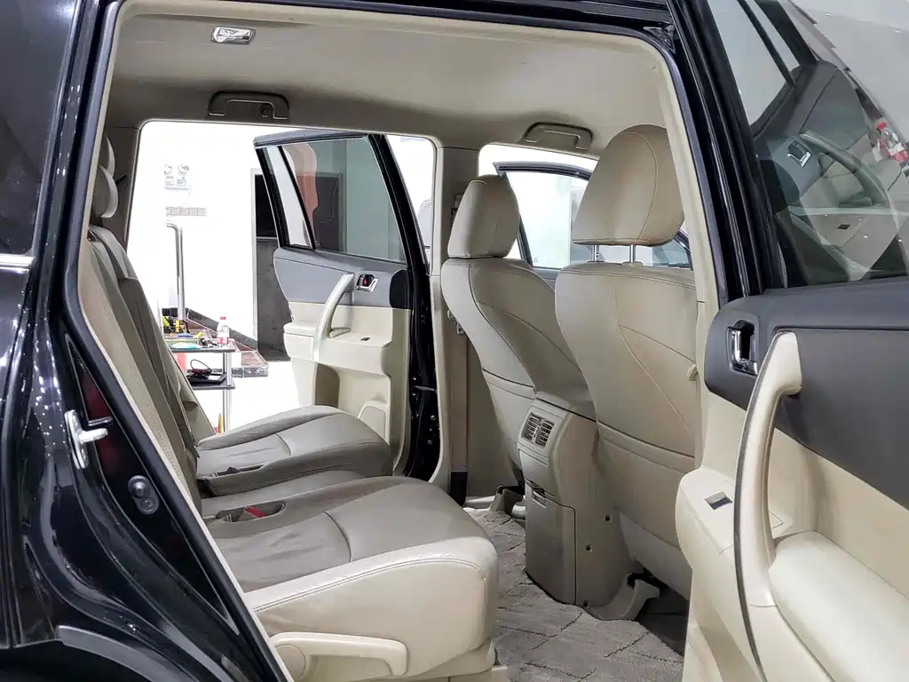 TOYOTA HIGHLANDER 2012