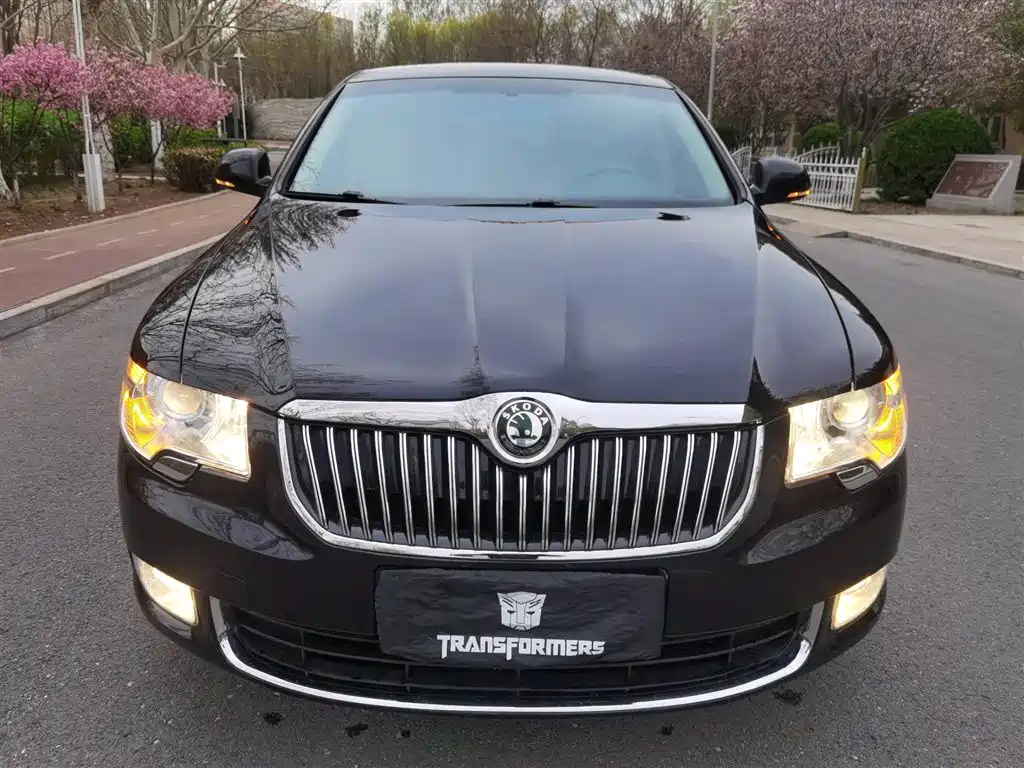 SKODA SUPERB 2013