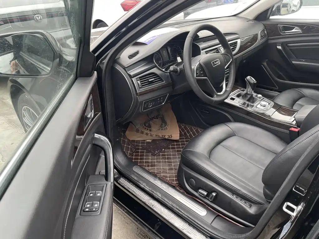 ZOTYE Z700 2016