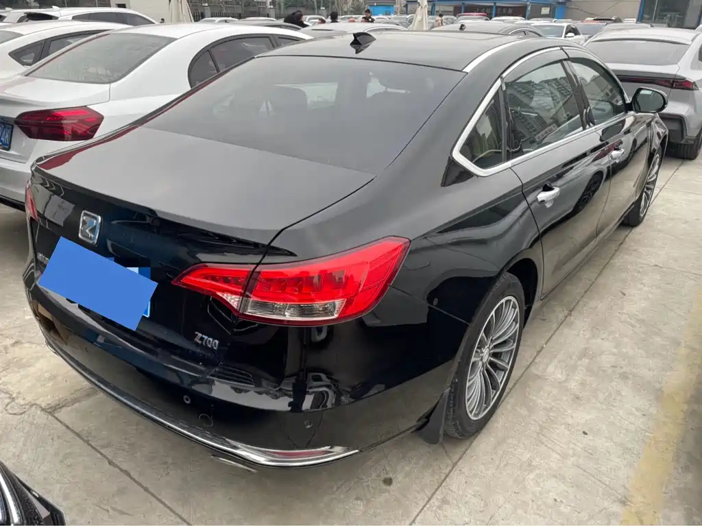 ZOTYE Z700 2016