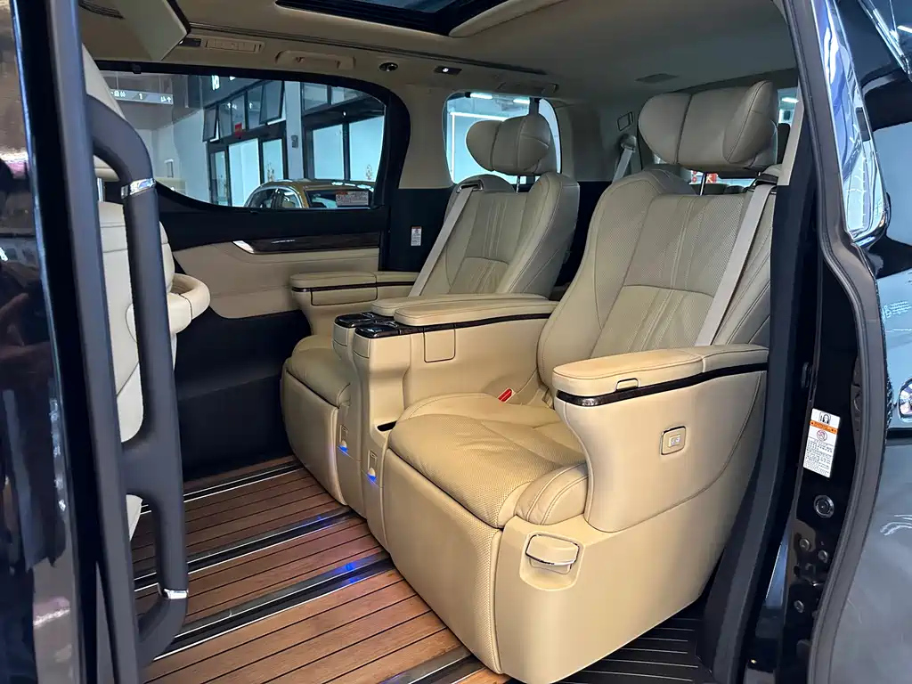 TOYOTA ALPHARD 2019