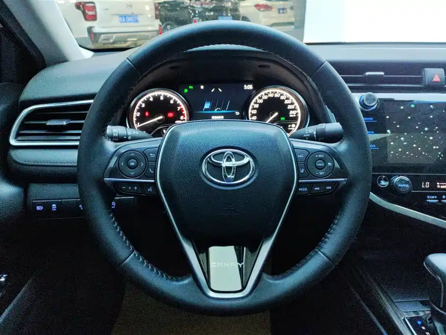 TOYOTA CAMRY 2020