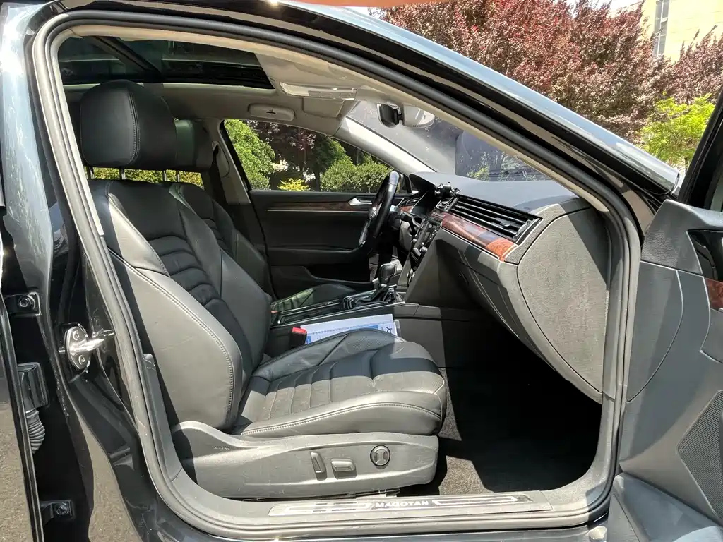 VOLKSWAGEN MAGOTAN 2018
