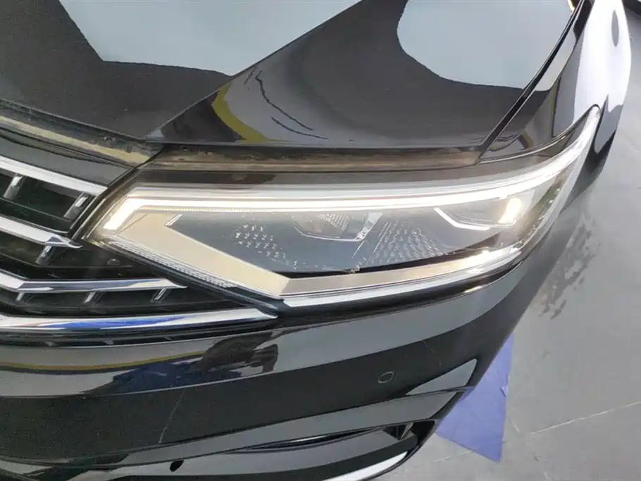 VOLKSWAGEN MAGOTAN 2023