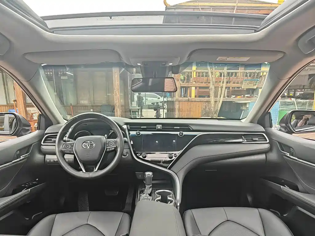 TOYOTA CAMRY 2019