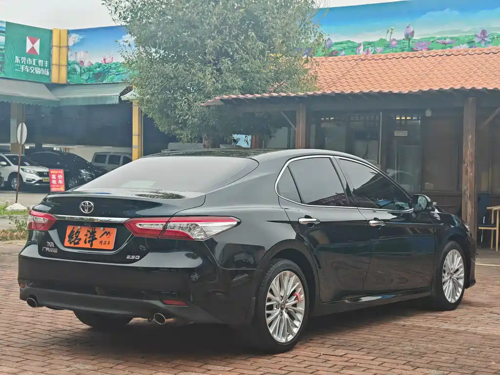 TOYOTA CAMRY 2019