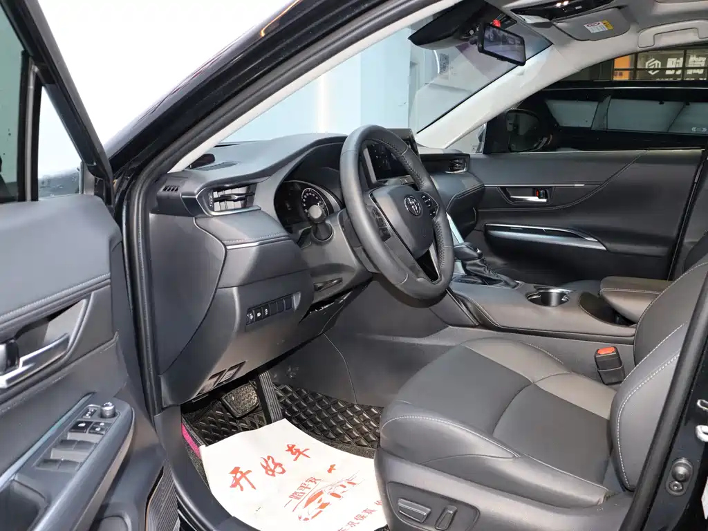 TOYOTA VENZA 2023