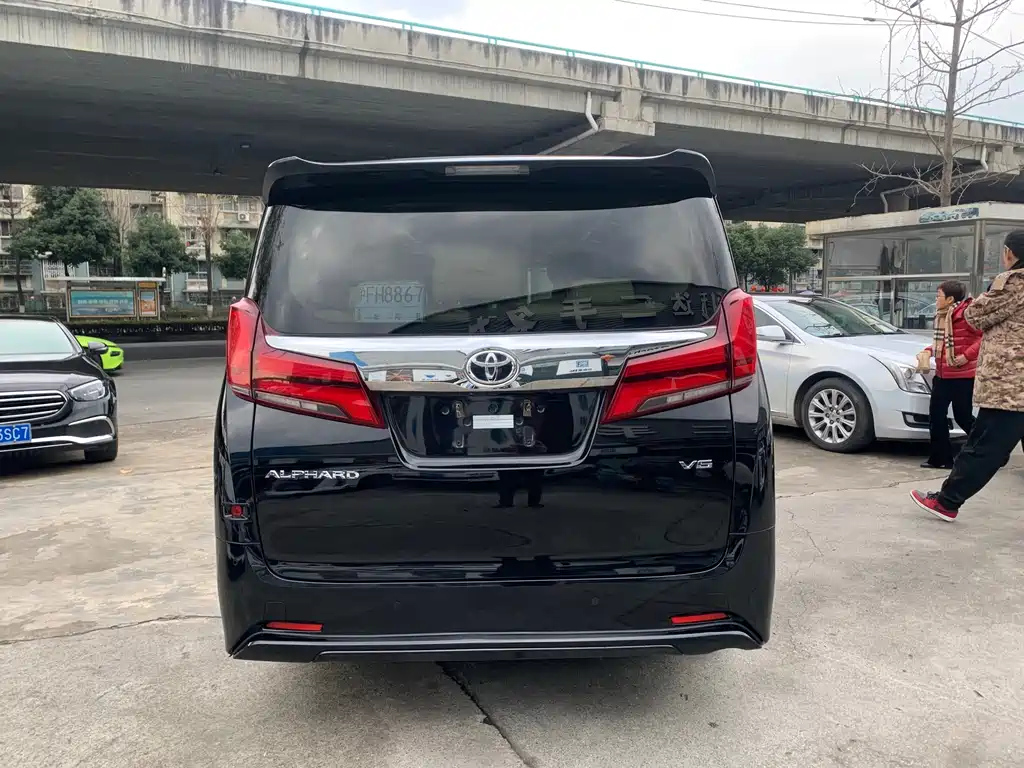 TOYOTA ALPHARD 2019