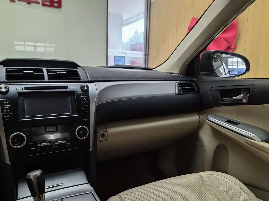 TOYOTA CAMRY 2013