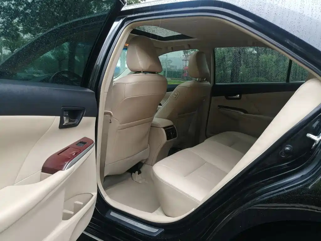 TOYOTA CAMRY 2012
