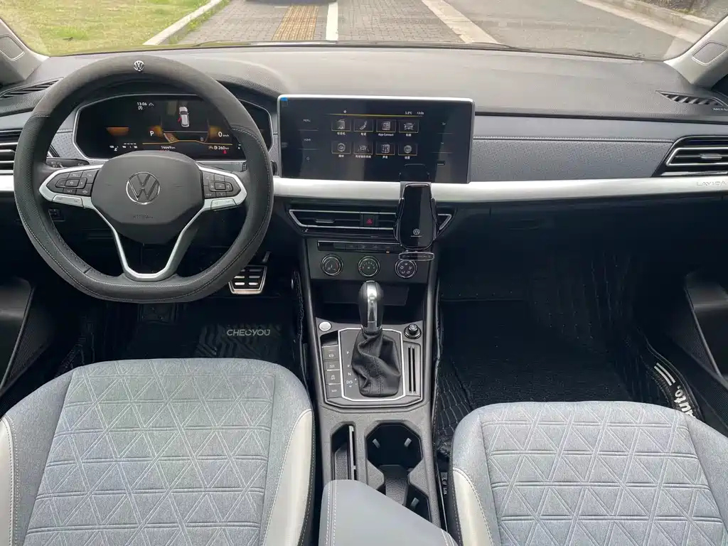 VOLKSWAGEN LAVIDA 2023