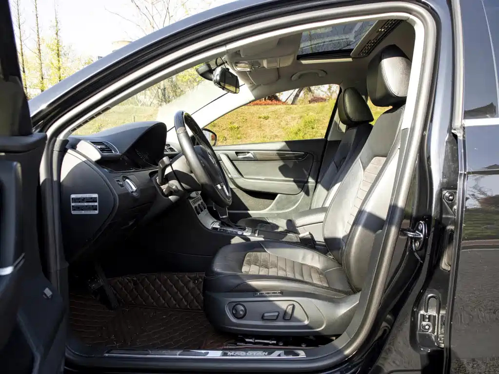 VOLKSWAGEN MAGOTAN 2014