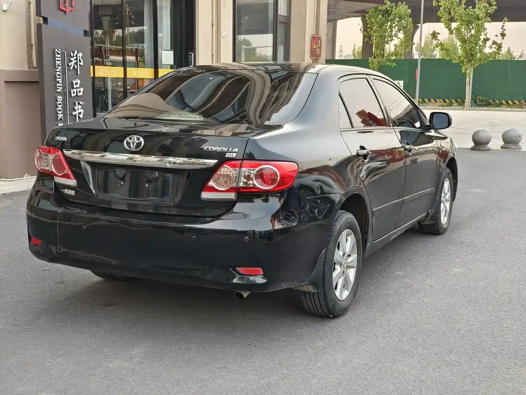 TOYOTA COROLLA 2010