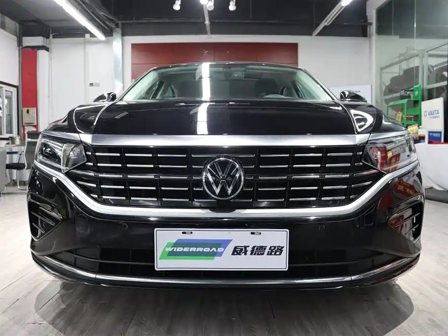VOLKSWAGEN PASSAT 2022