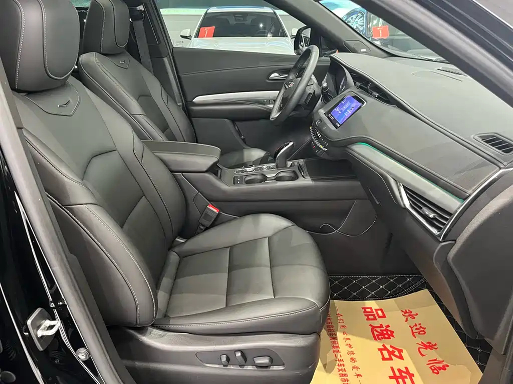 CADILLAC XT4 2021