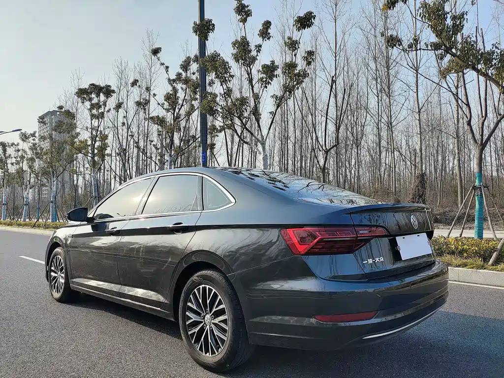 VOLKSWAGEN SAGITAR 2020