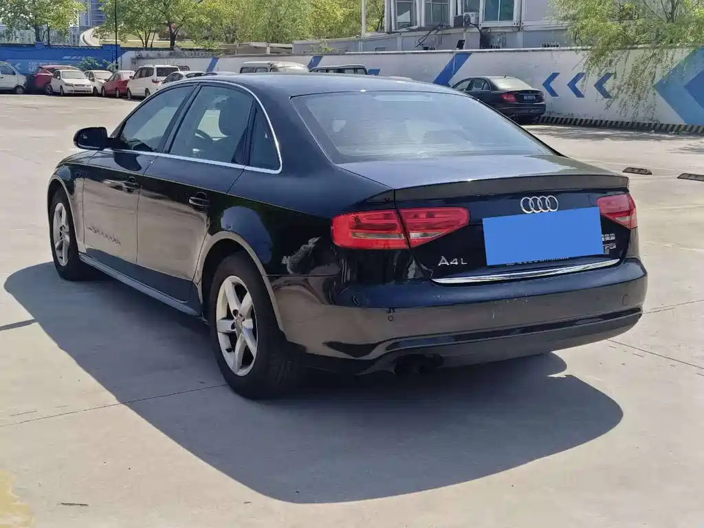 AUDI A4L 2012