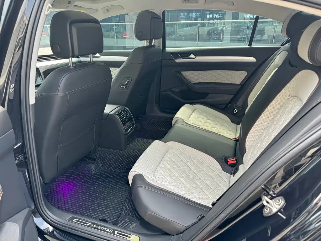 VOLKSWAGEN MAGOTAN 2023