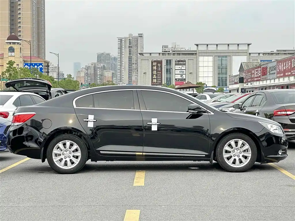 BUICK LACROSSE 2012