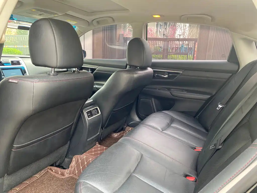 NISSAN TEANA 2017
