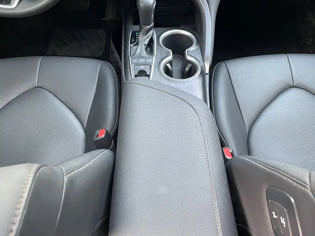 TOYOTA CAMRY 2023