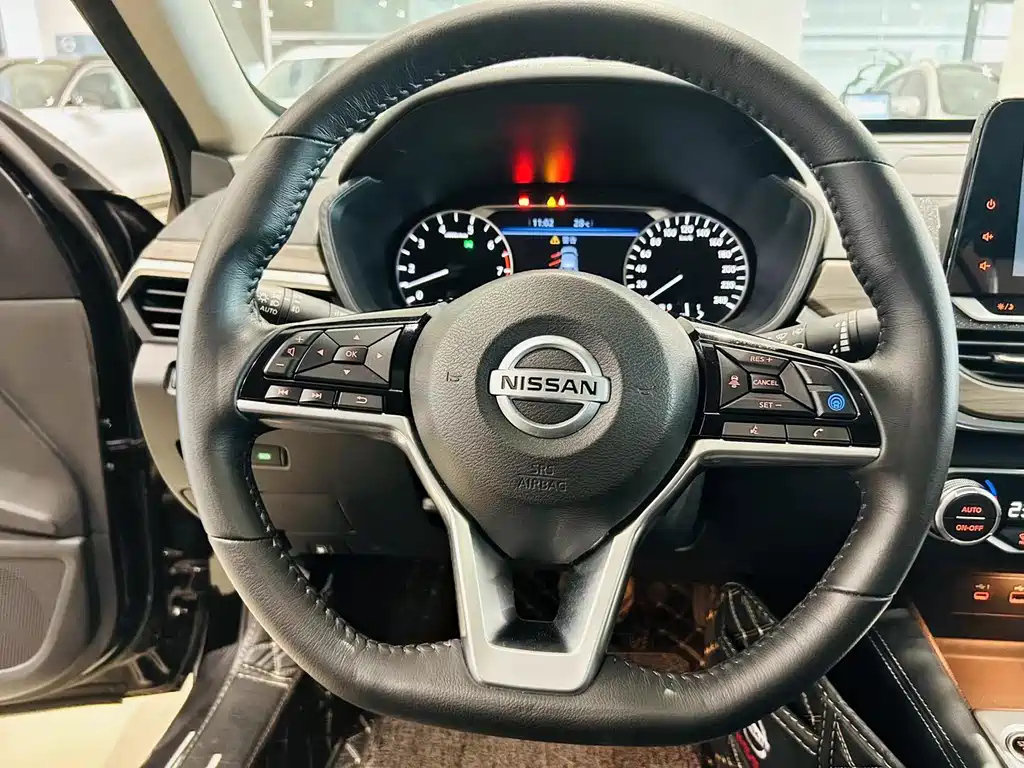NISSAN TEANA 2022