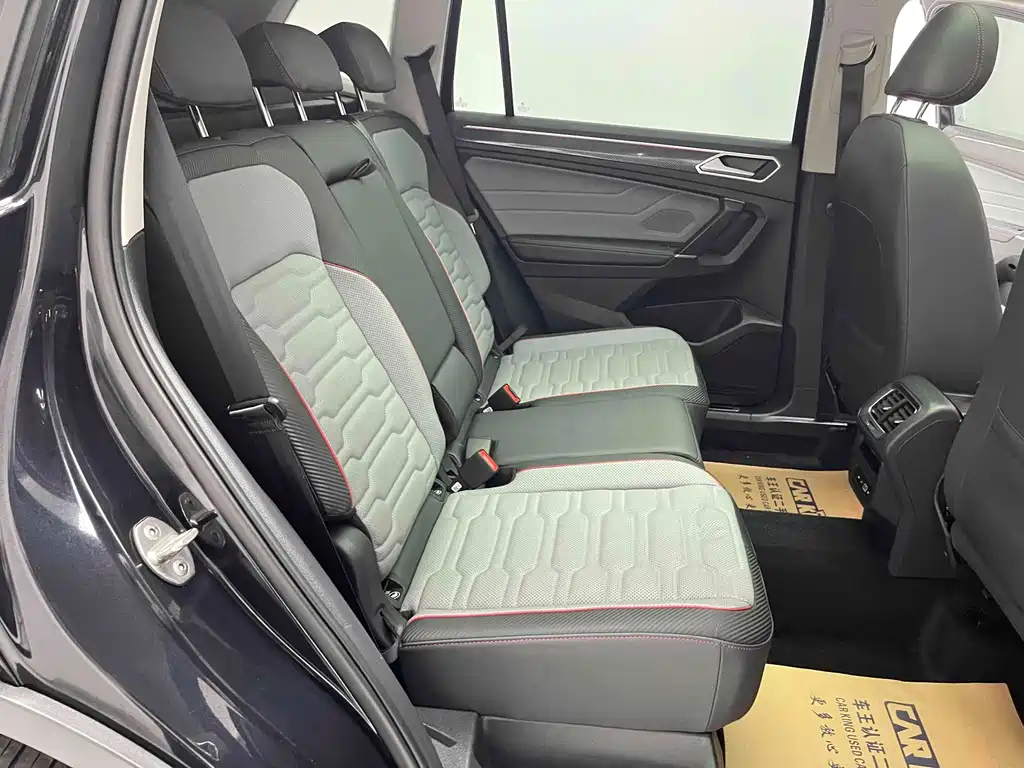 VOLKSWAGEN TIGUAN L 2022