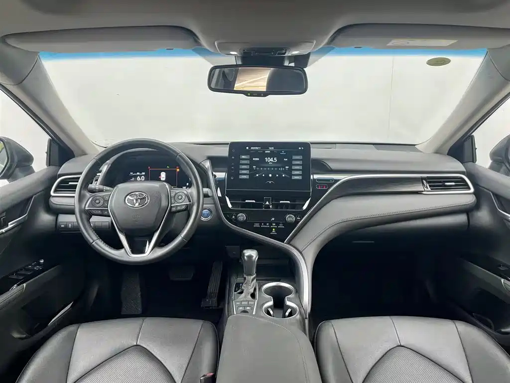 TOYOTA CAMRY 2021