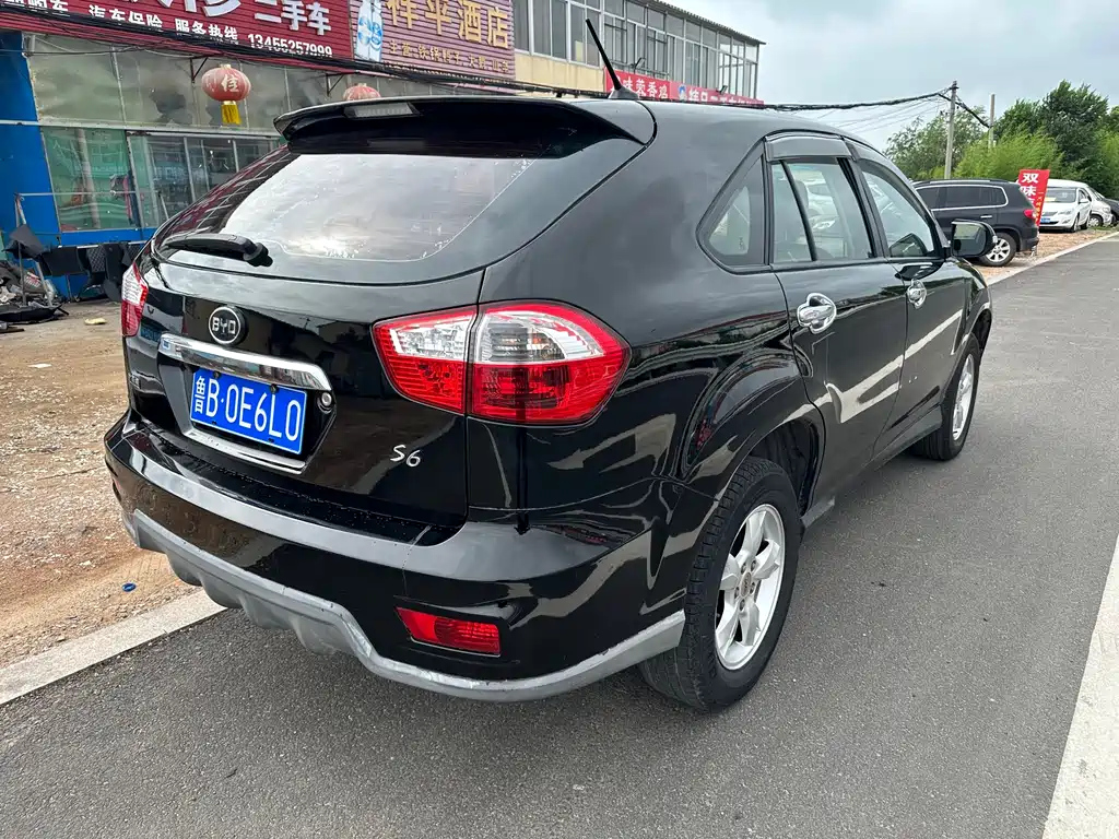 BYD S6 2015