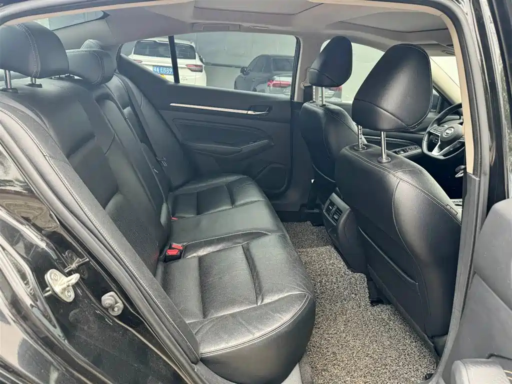 NISSAN TEANA 2019