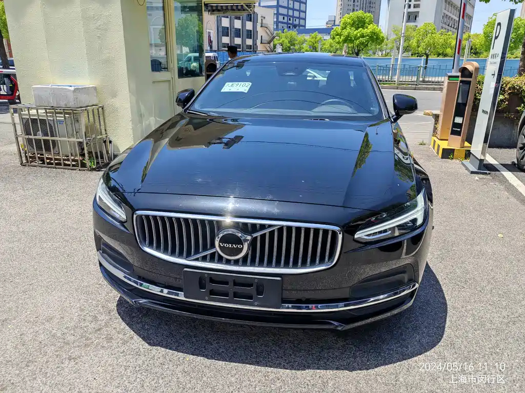 VOLVO S90 2023