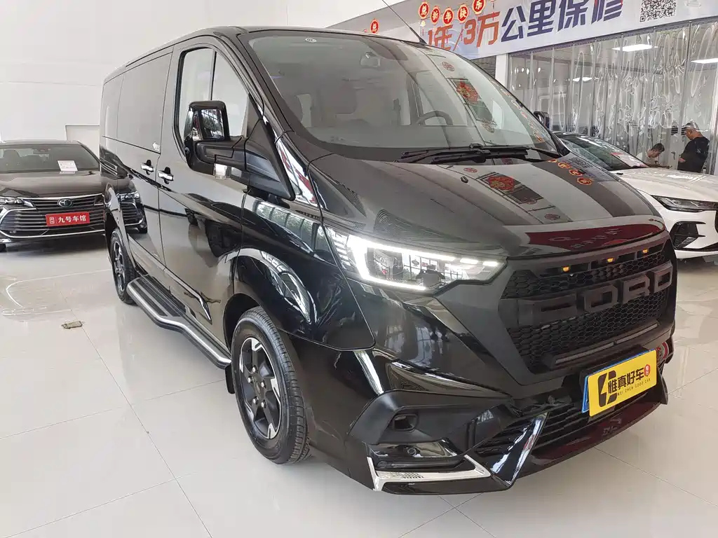 FORD TOUREO 2023