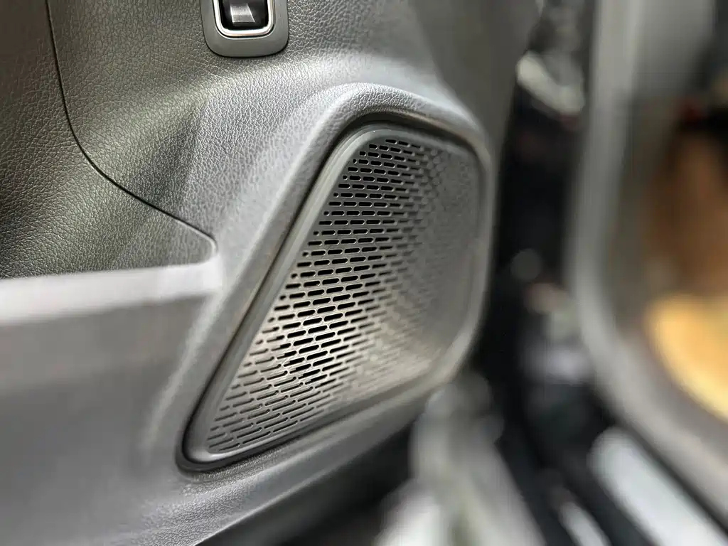 MERCEDES BENZ GLB 2023