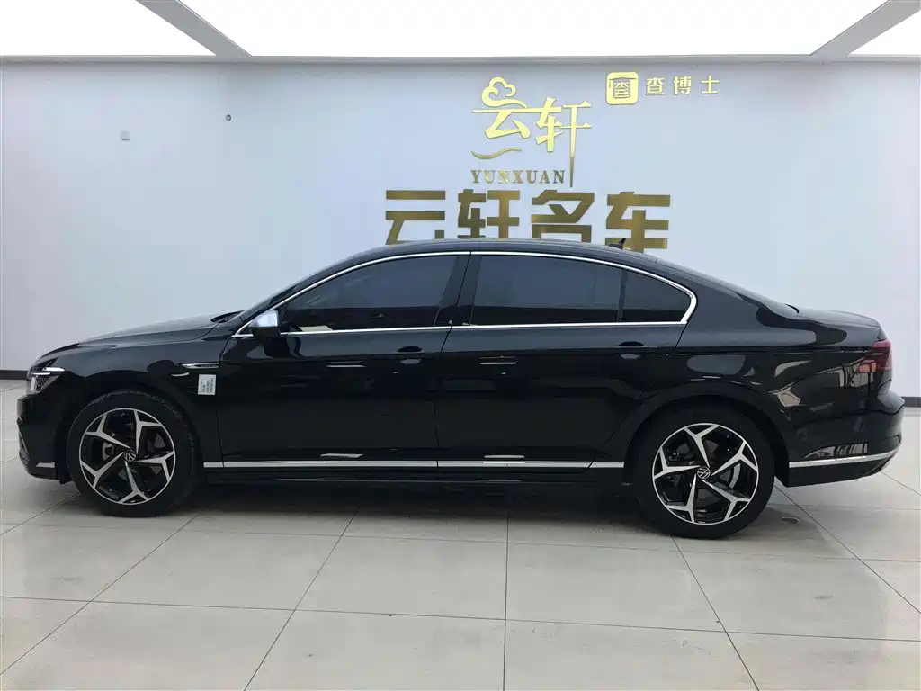 VOLKSWAGEN MAGOTAN 2022