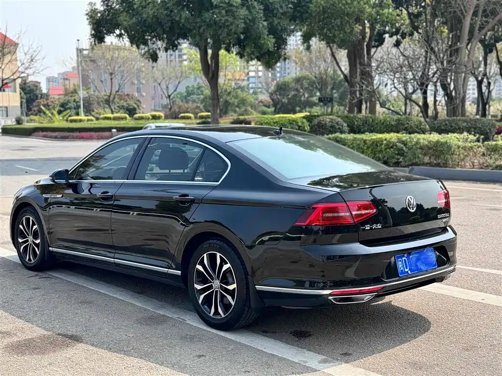 VOLKSWAGEN MAGOTAN 2018