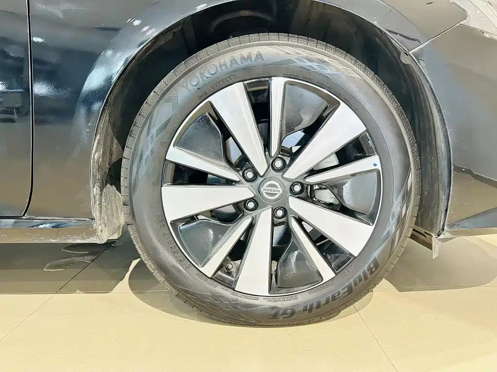 NISSAN TEANA 2022
