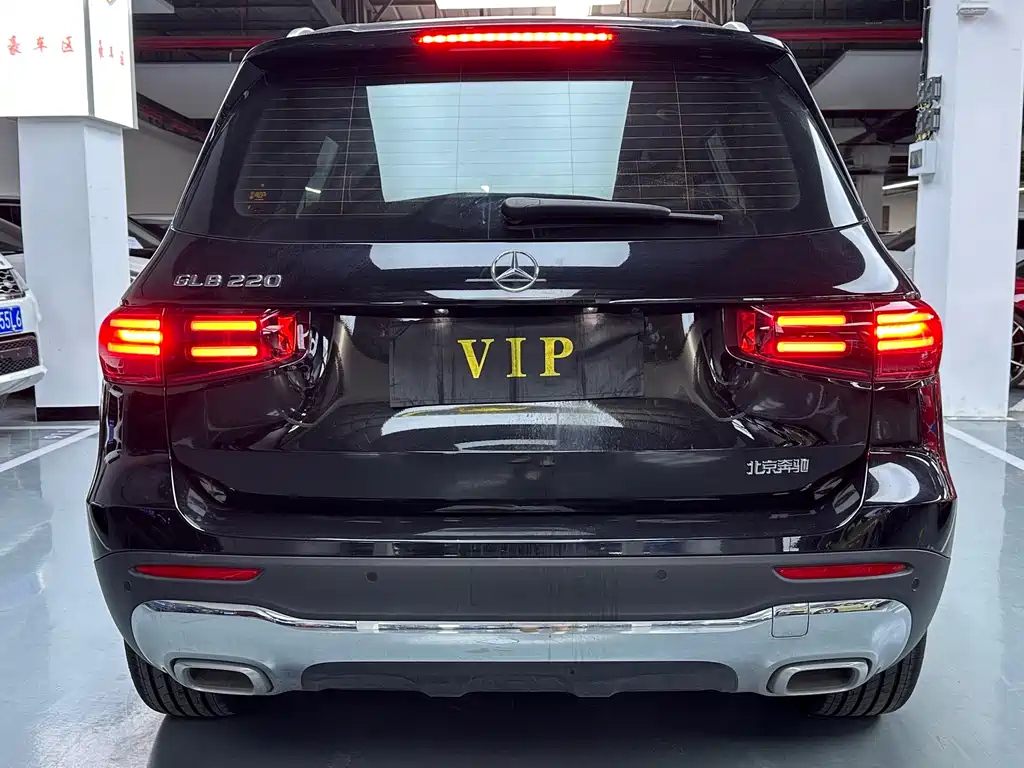 MERCEDES BENZ GLB 2024