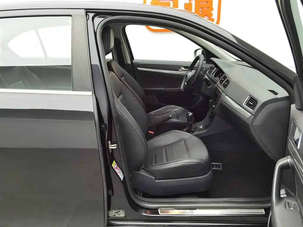 VOLKSWAGEN LAVIDA 2017
