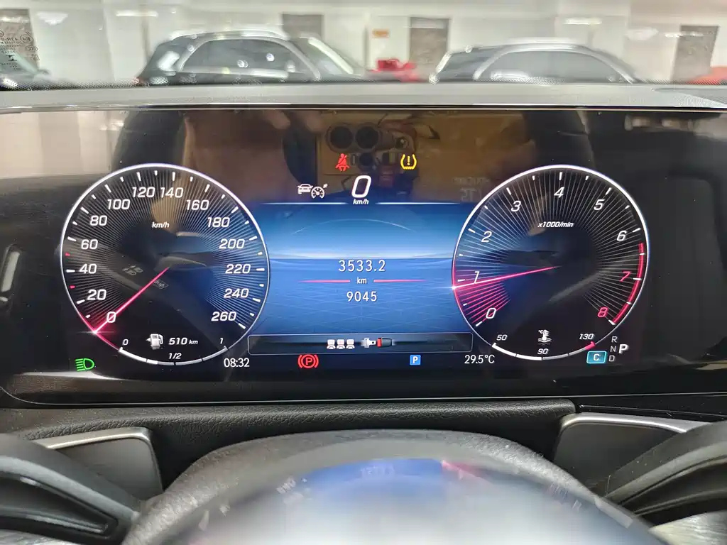 MERCEDES BENZ GLB 2024