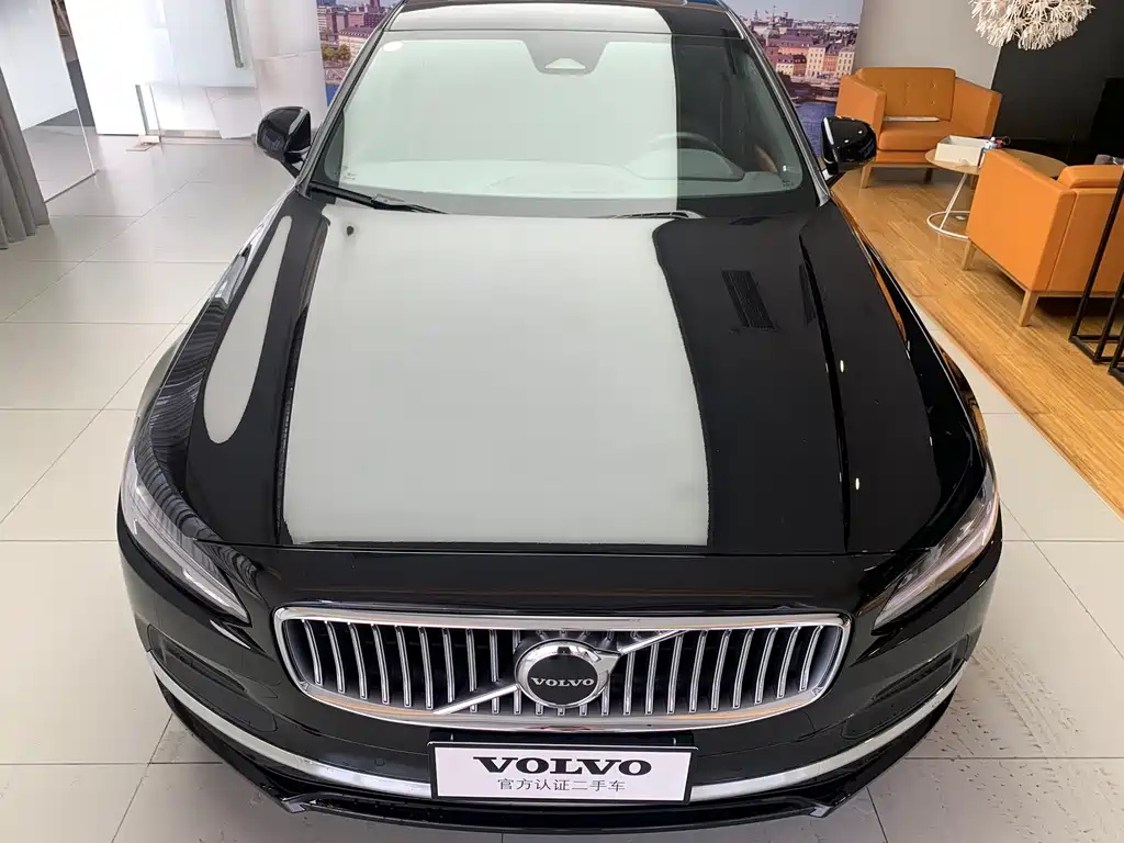 VOLVO S90 2023