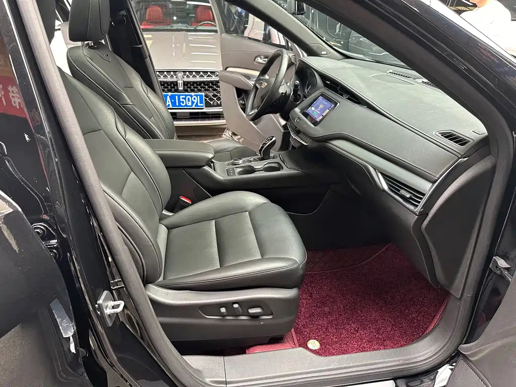 CADILLAC XT4 2021