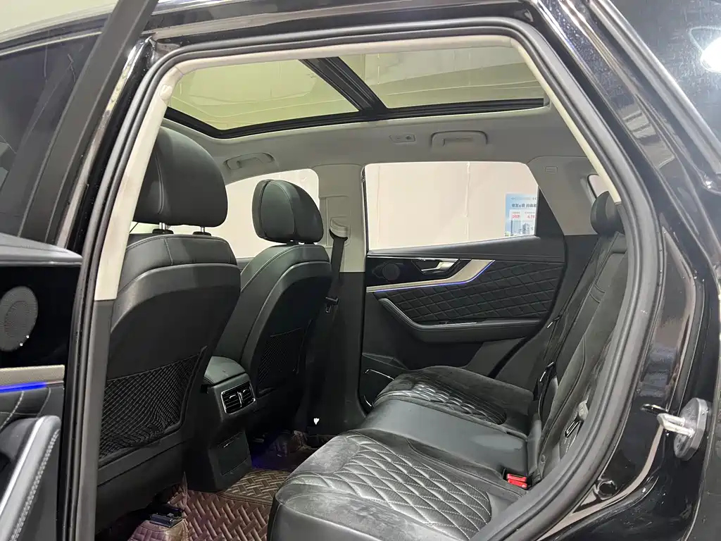 HONGQI HS5 2020