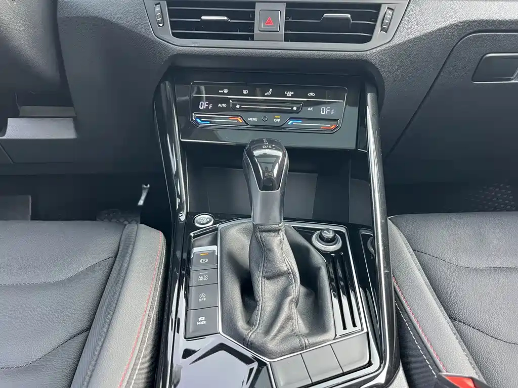 VOLKSWAGEN TAYRON 2021