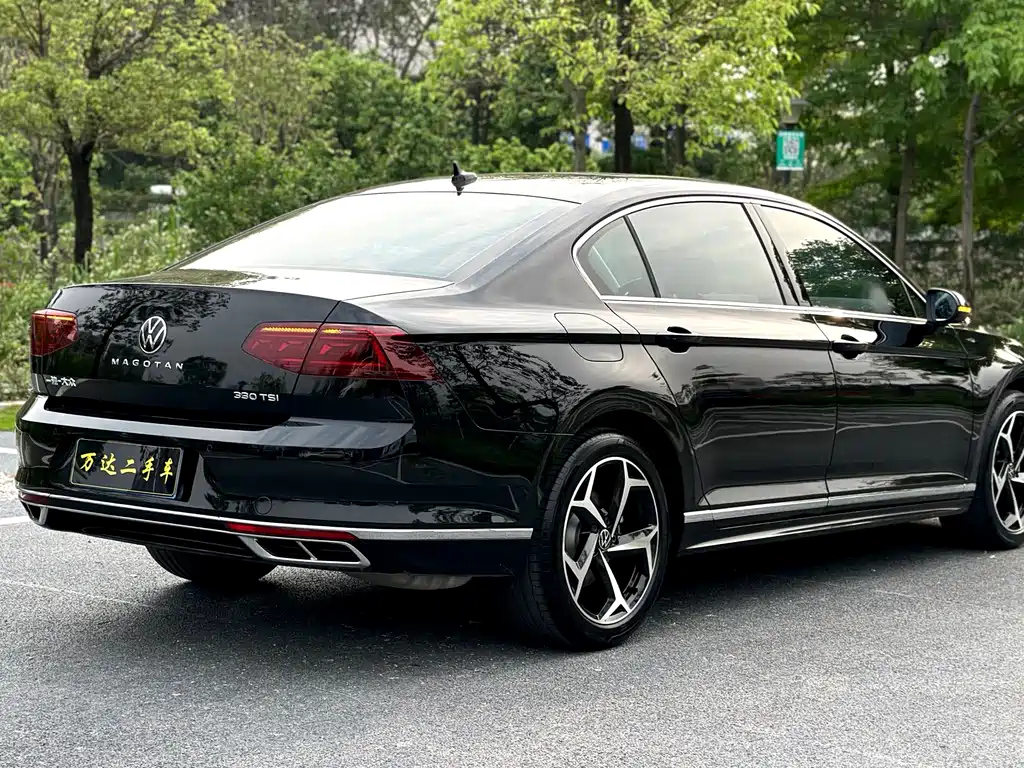 VOLKSWAGEN MAGOTAN 2022