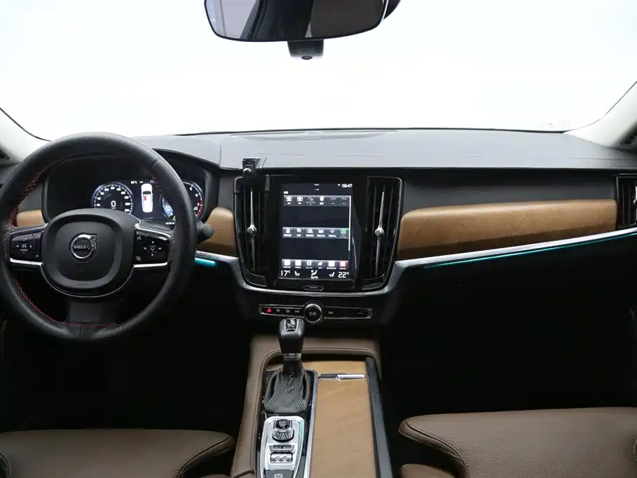 VOLVO S90 2020