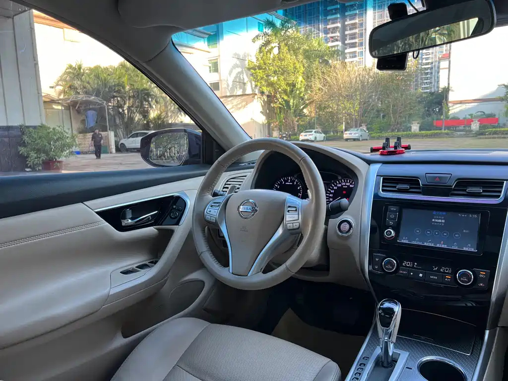 NISSAN TEANA 2018